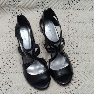 TAHARI Black Patent Back Zipper Strappy Dress Heels Sandals